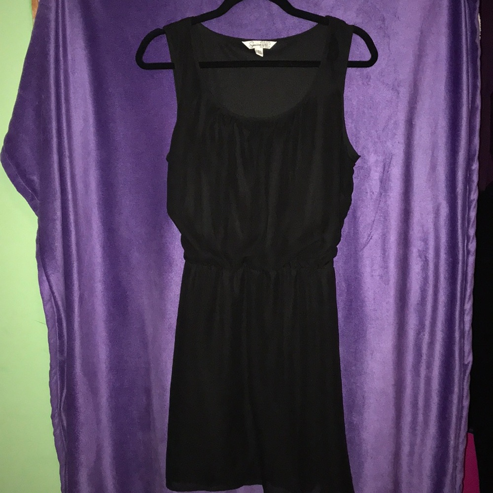 New black sleeveless dress
